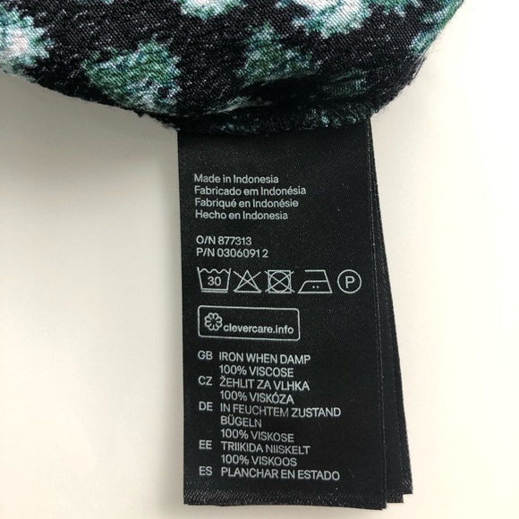 💰3 for $30💰 H&M Floral Back Button Blouse - Picture 6 of 9